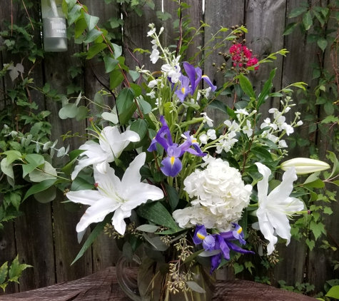 Cat's Pajamas Floral Design Inc - Wilmington, NC