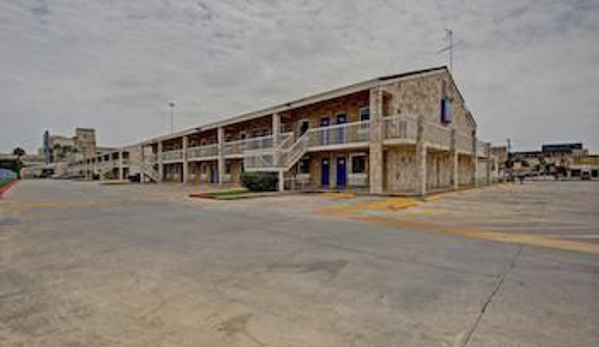 Motel 6 - San Antonio, TX