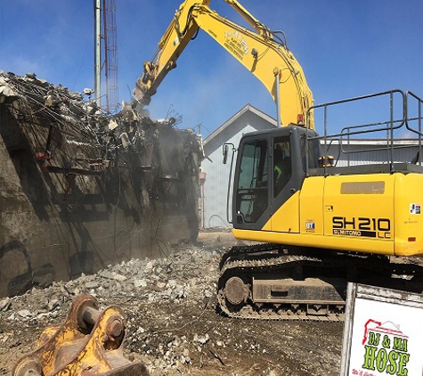 D & M Hose Pty Ltd - Maryborough, QLD