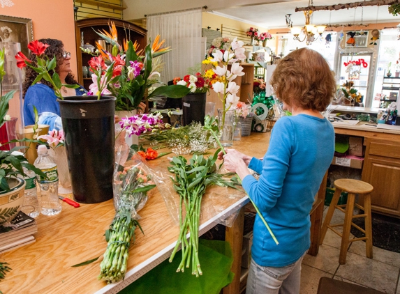 Gifts from the Heart Florist - West Babylon, NY