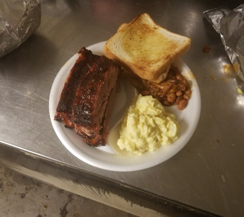 R. L. Harris BBQ - Ennis, TX