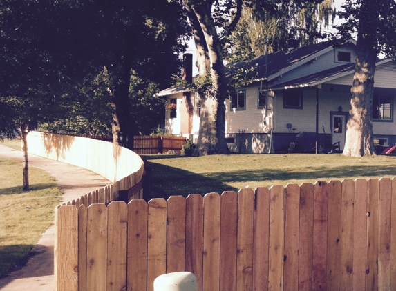 Burly Wood Fence - Walla Walla, WA