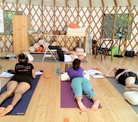 Michelle Mazur Yoga Training - Pacific Palisades, CA