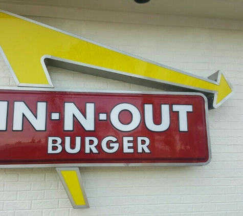In-N-Out Burger - Fontana, CA