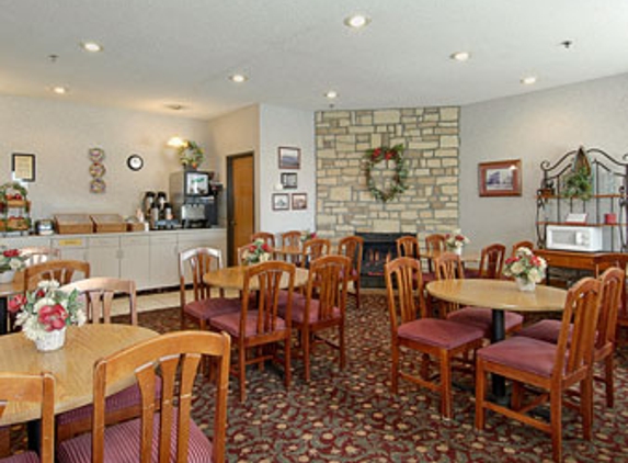 Baymont Inn & Suites - Metropolis, IL