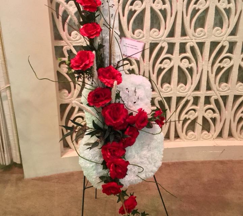 Love's Flower & Gift Shop - Dardanelle, AR
