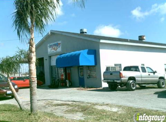 Gullotta's Auto Body Carstar - Englewood, FL