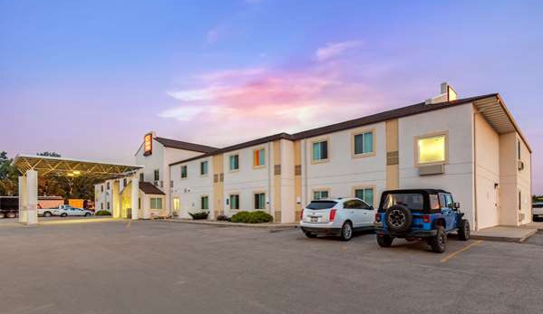 Econo Lodge - Belle Fourche, SD