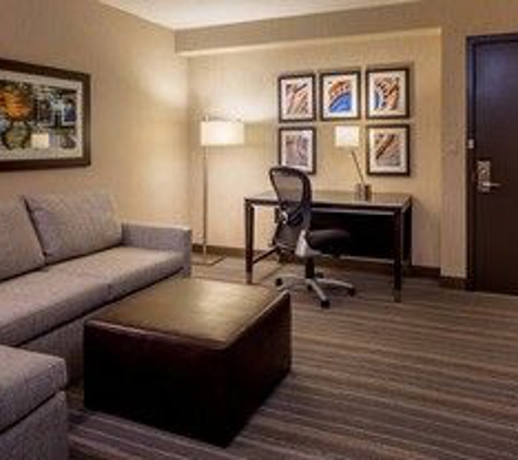 DoubleTree Suites by Hilton Minneapolis Downtown - Minneapolis, MN