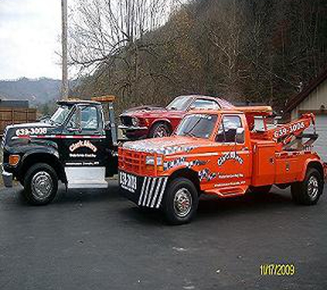 Clark Akers Wrecker Service and Body Shop - Robinson Creek, KY