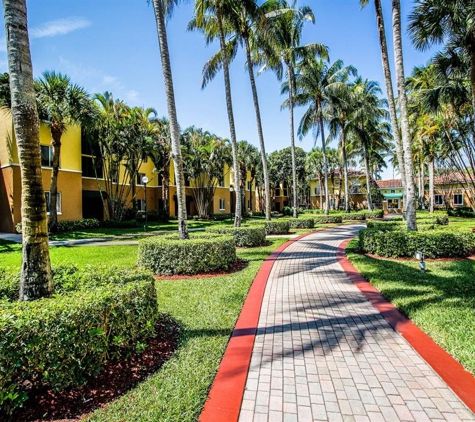 Coconut Palm Club Apartments - Coconut Creek, FL