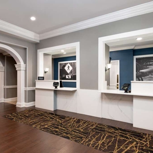Hampton Inn & Suites Stamford - Stamford, CT