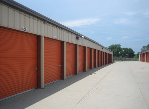 Big Red Self Storage - Lincoln, NE