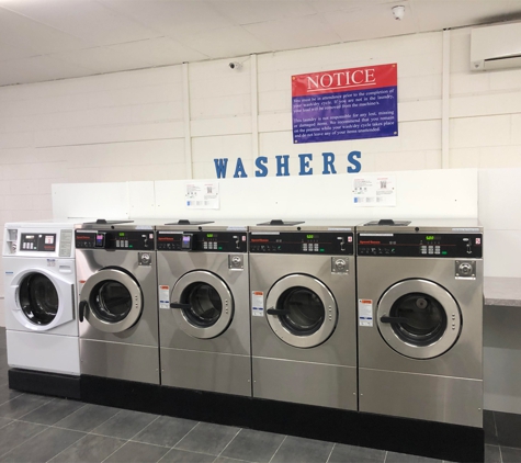 Hoppers Laundromat - Hoppers Crossing, VIC. Washers