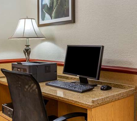 Quality Inn & Suites Raleigh Durham Airport - Morrisville, NC