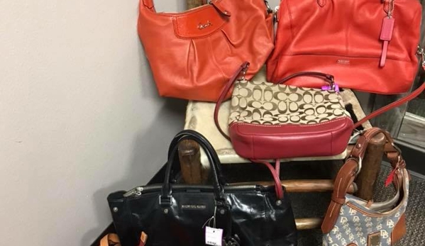 Rockin Rooster Western Resale, LLC - Cleburne, TX. Coach, Micheal Kors, Dooney & Bourke