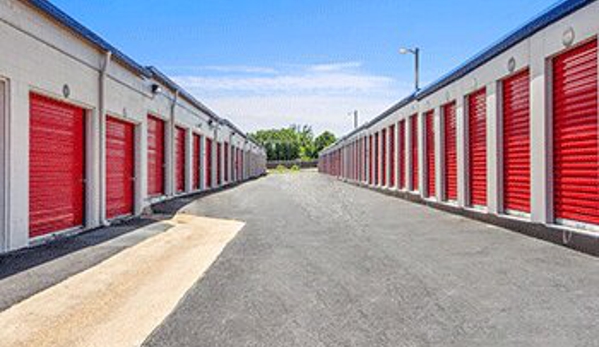 Store Space Self Storage - Dallas, TX