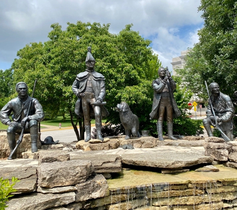 Lewis-Clark Monument Trailhead - Jefferson City, MO