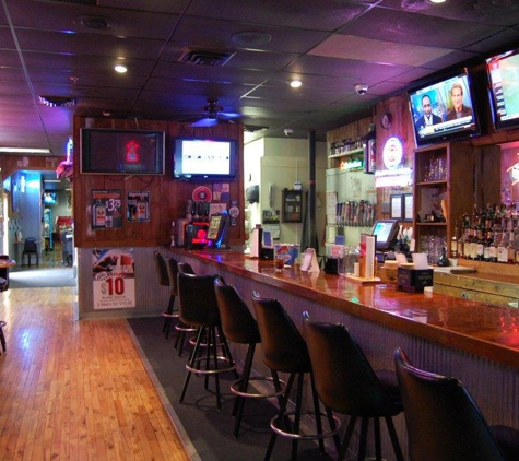 Chicken Coop Sports Bar & Grill - Kearney, NE