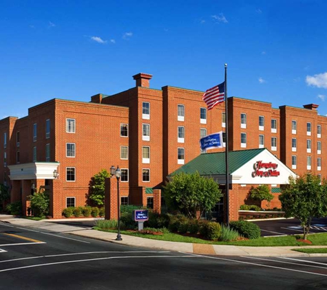 Hampton Inn & Suites - Charlottesville, VA