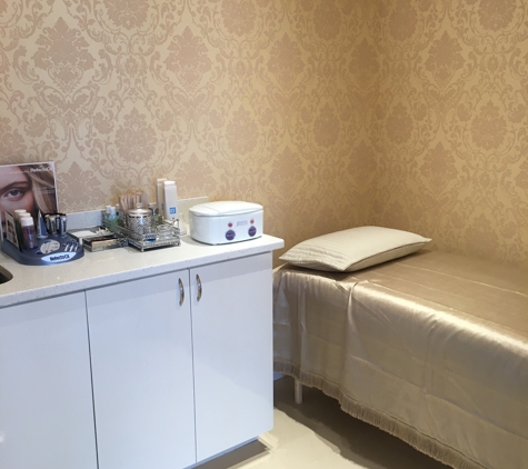 Villa Nail Spa - Old Saybrook, CT