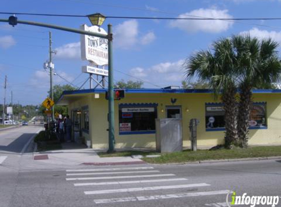 Town House Restaurant - Oviedo, FL