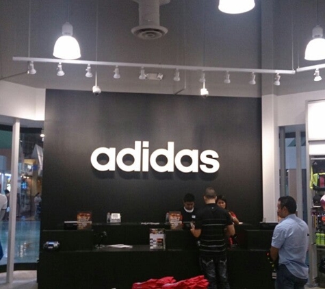 Adidas Outlet Store - Grapevine, TX