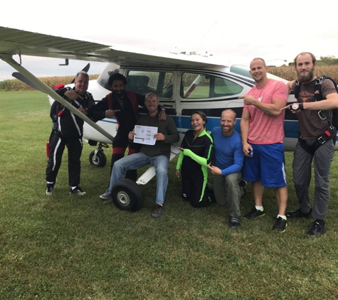 Seven Hills Skydivers of Madison, WI - Marshall, WI