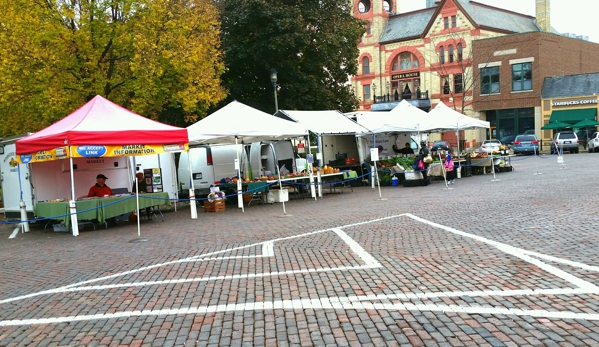 Woodstock Farmers' Market NFP - Woodstock, IL