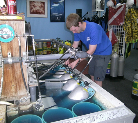 Hatts' Diving Headquarters Inc - Melbourne, FL