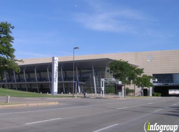 Dallas Farmers Market Friends - Dallas, TX