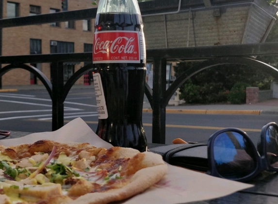 Porch Light Pizza - Pullman, WA