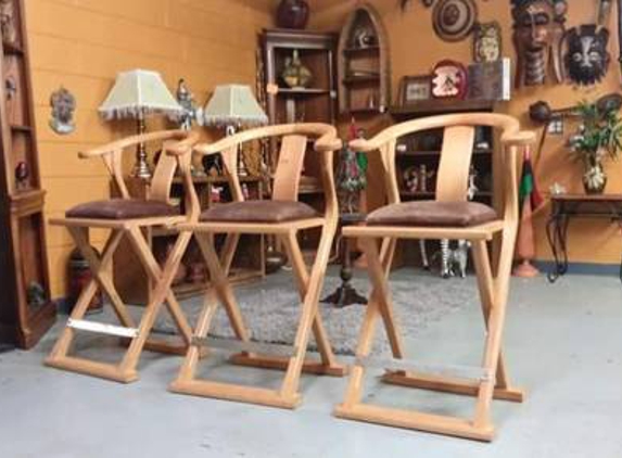 St Louis Consignment Gallery - Saint Louis, MO. Excellent Vintage Bar Stools