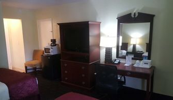 Travelodge - Fort Lauderdale, FL