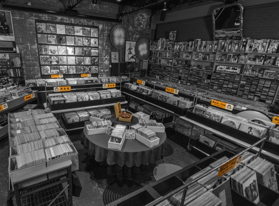 Vinyl Bay 777 - Plainview, NY