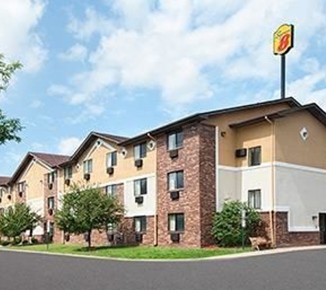 Super 8 by Wyndham Canton/Livonia Area - Canton, MI