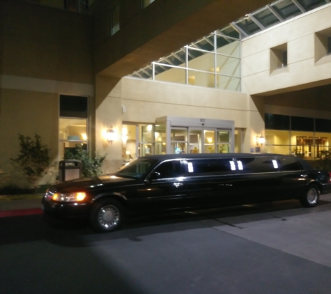 Crown-Limousine - Bakersfield, CA