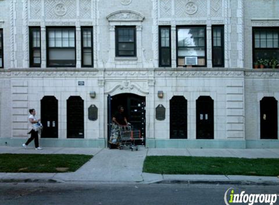 Howard Apartments - Chicago, IL