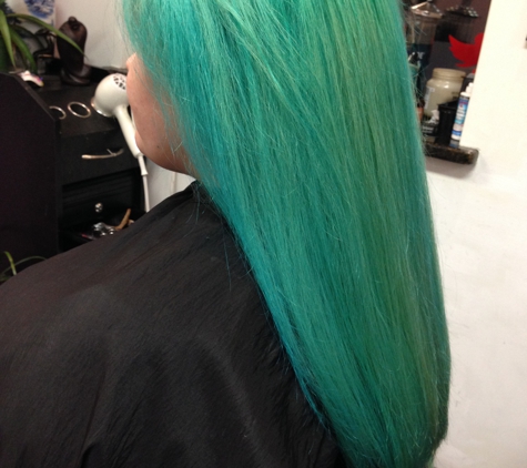 Artiva Hair Salon - Philadelphia, PA. Color in Artiva