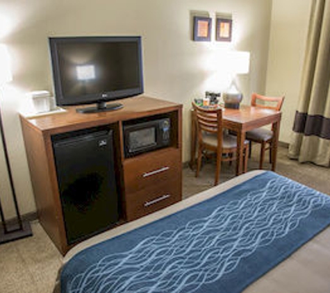 Comfort Inn Gurnee near Six Flags - Gurnee, IL