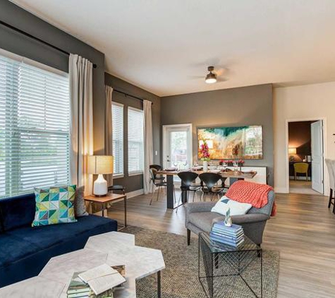 Nine 12 Gateway Apartments - Altamonte Springs, FL