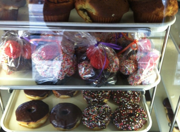 Yum-Yum Donuts - North Hollywood, CA