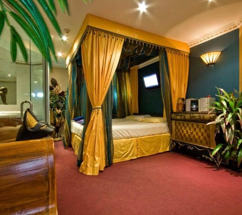 Cleos On Nile - Woolloongabba, QLD