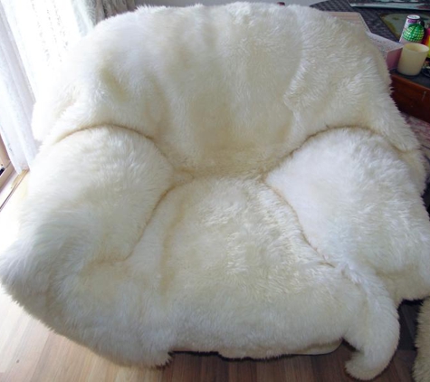 Carpet Call - Bundall, QLD. Sexto genuine sheepskin rug