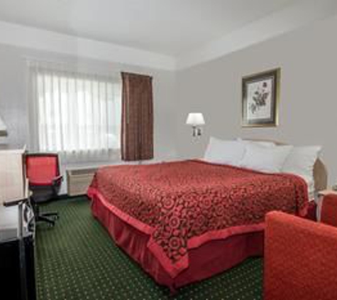 Days Inn by Wyndham Kansas City International Airport - Kansas City, MO