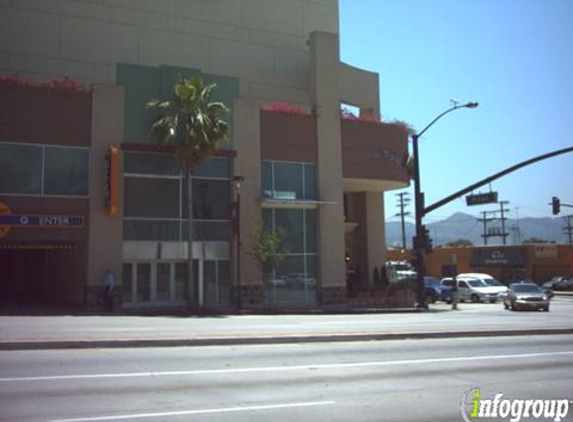 Flappers Comedy Club - Burbank, CA