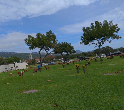 Diamond Head Memorial Park - Honolulu, HI