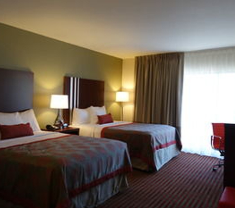 Ramada by Wyndham Sacramento - Sacramento, CA