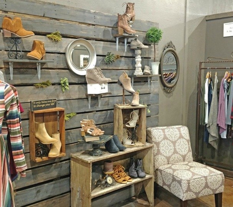 Chelsea's Boutique - Sioux Falls, SD