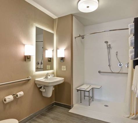 Homewood Suites by Hilton Aurora Naperville - Aurora, IL